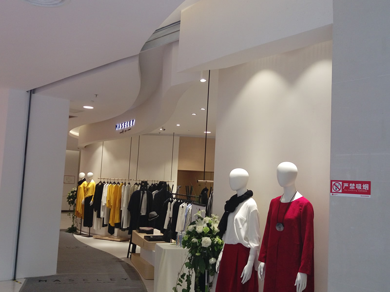 商業(yè)展柜：展示與吸引的完美結合